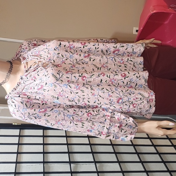 Wonderly Petite Smocked Neck Printed Peasant Top - Picture 2 of 6